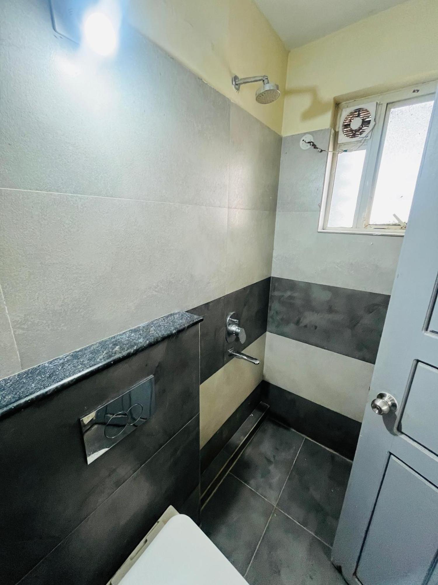 Regal Suites Thiruvananthapuram Zewnętrze zdjęcie